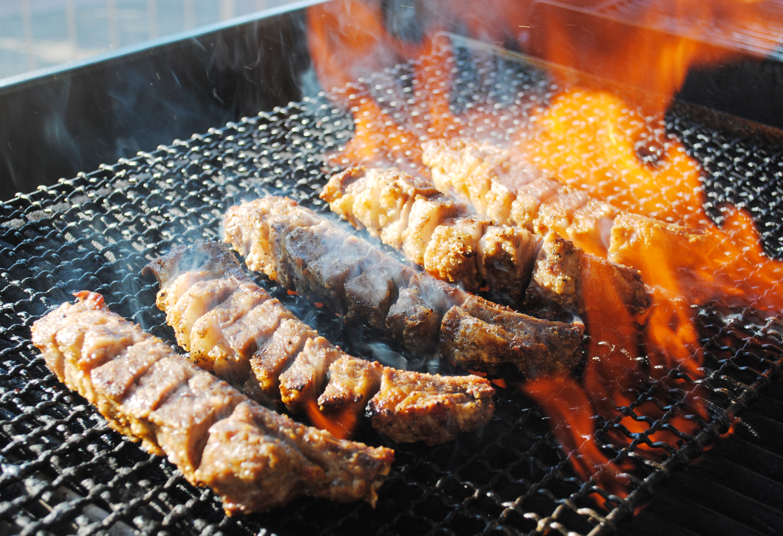スペアリブページ　セット 昔ながらの窯焼き焼豚〈やみつきスペアリブ〉1パック400g – 七星本気豚